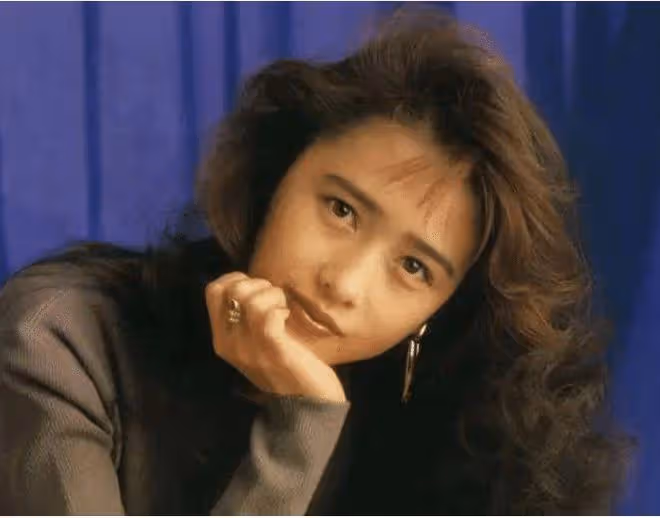 工藤靜香"毀容式"變老?看到她年輕照片才懂,什麼是神仙顏值