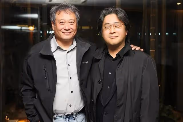 42歲湯唯亮相坎城電影節,獲得紅毯清場待遇,顏值扛住了外媒鏡頭