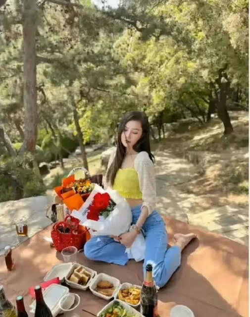 大S媽媽又曝大瓜，女兒曾撮合自己和汪小菲的爸爸，網友：不得體
