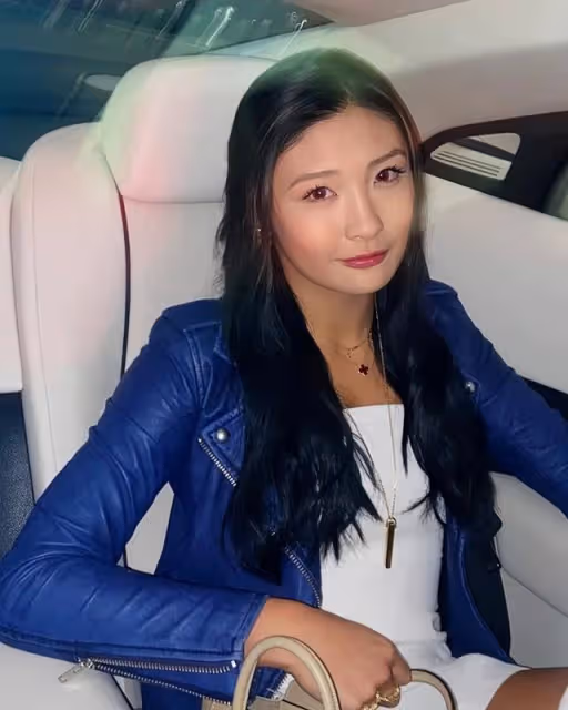 知名星二代近照曝光!前凸後翹身材豐滿,網友:媽媽比女兒還年輕