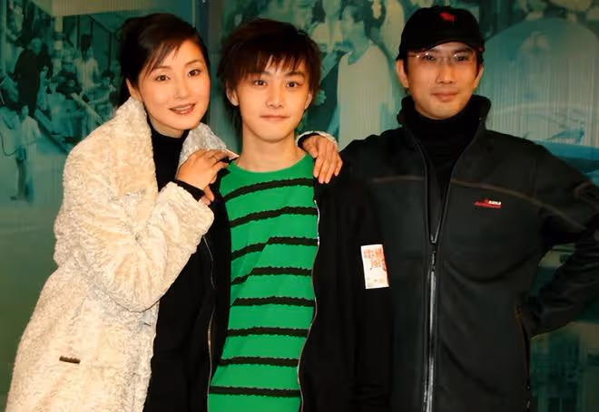知名童星張國權慶結婚8周年！息影后轉行當售貨員，至今仍沒生娃