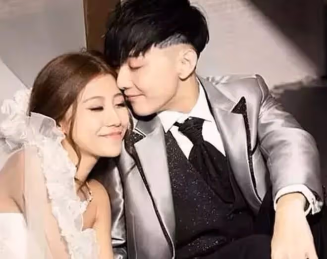 知名童星張國權慶結婚8周年！息影后轉行當售貨員，至今仍沒生娃