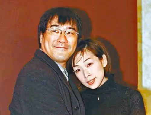 林憶蓮李宗盛20歲女兒近照曝光,煙不離手,曬比基尼自拍「另類性感」,網:真是太開放了