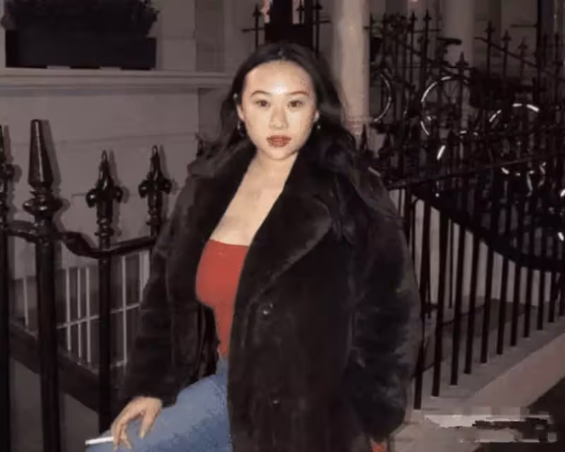 林憶蓮李宗盛20歲女兒近照曝光,煙不離手,曬比基尼自拍「另類性感」,網:真是太開放了