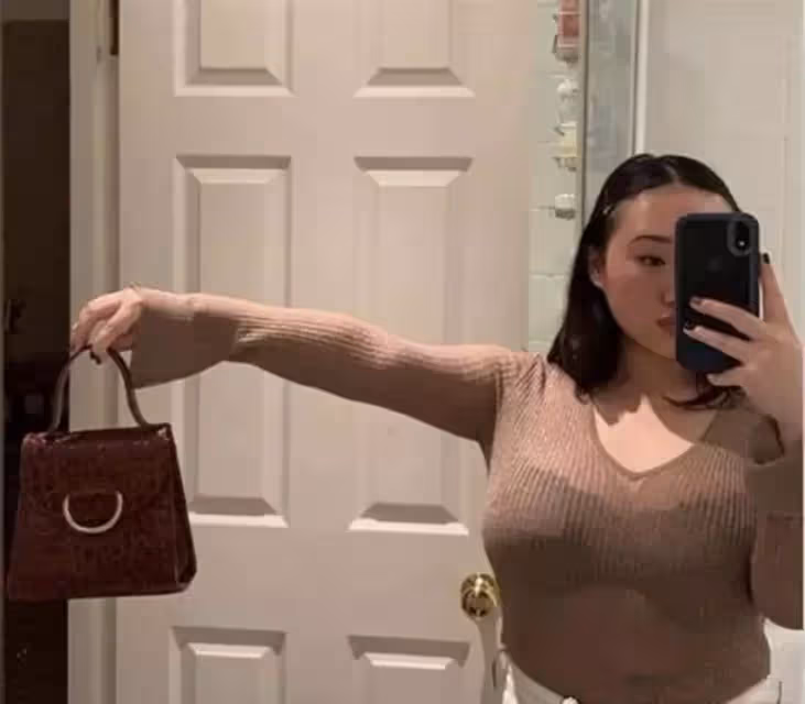 林憶蓮李宗盛20歲女兒近照曝光,煙不離手,曬比基尼自拍「另類性感」,網:真是太開放了
