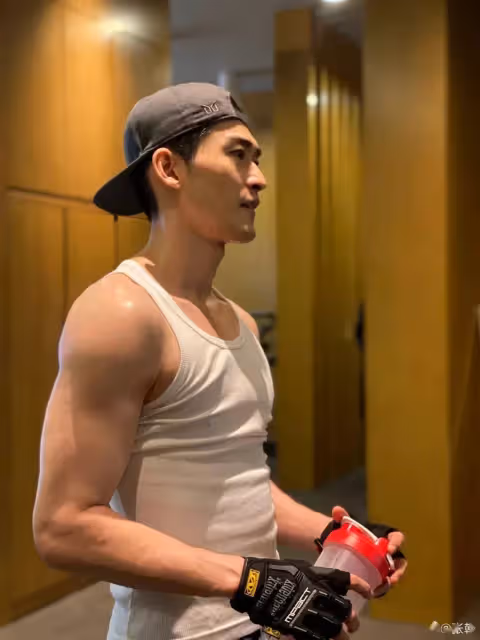 張翰:習慣被「黑」,我早就不會委屈了_唐明軒
