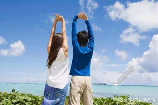 小伙苦追女孩六年無果,賭氣和相親女孩結婚,半年後他感到很幸福