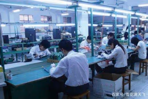 我結婚給母親五萬,一年後回家探親,看到飯桌上的菜,我傷心離開