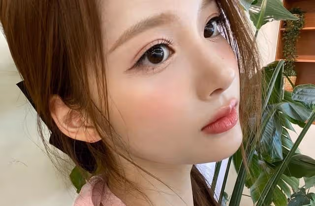 JYP新女團NMIXX簽售會讓粉絲跪著，韓流網友破防，直言花錢受侮辱