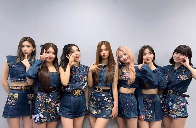 JYP新女團NMIXX簽售會讓粉絲跪著，韓流網友破防，直言花錢受侮辱
