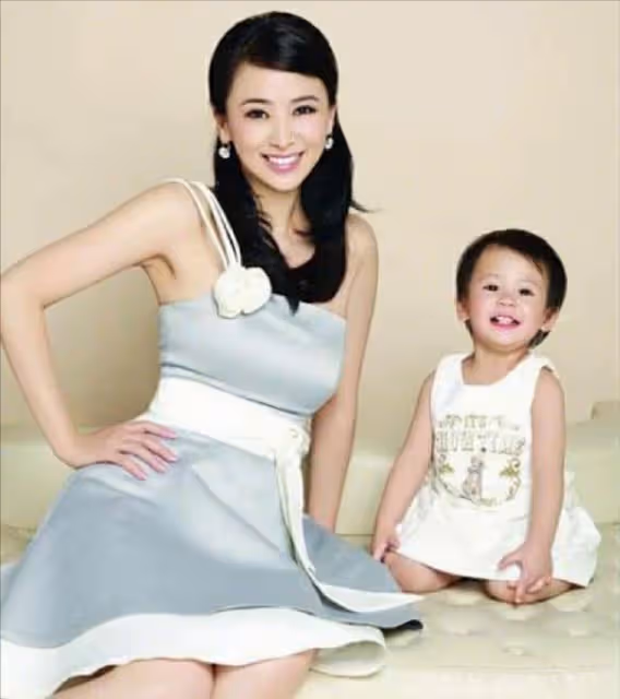 有靈氣!前亞姐冠軍15歲女兒曬古風造型被贊,曾被質疑不是其親生
