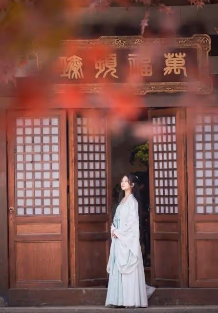 有靈氣!前亞姐冠軍15歲女兒曬古風造型被贊,曾被質疑不是其親生