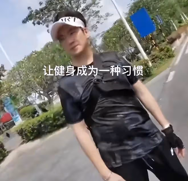 張柏芝初戀朱永棠近照,54歲減肥成功重拾帥氣,長居內地跑商演
