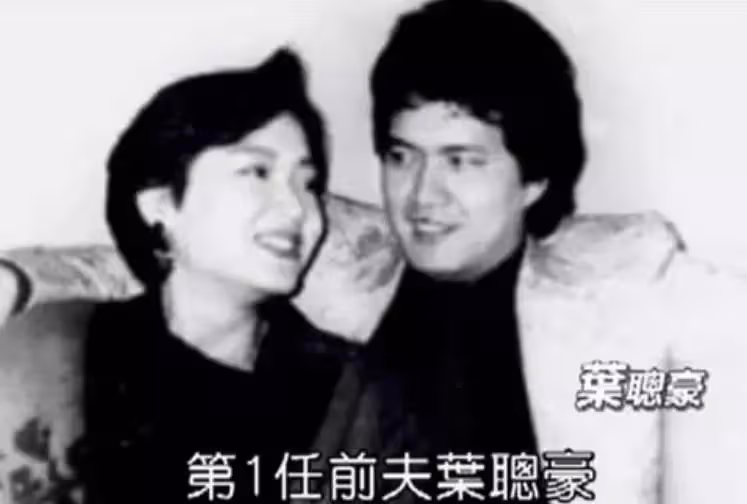 63歲「影后」恬妞母女罕露面,女兒被曝「喜歡女生」,恬妞祝福「不管別人怎麼說,女兒開心就好」,網友:放下,也是一種圓滿