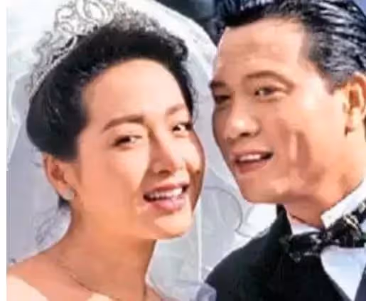 63歲「影后」恬妞母女罕露面,女兒被曝「喜歡女生」,恬妞祝福「不管別人怎麼說,女兒開心就好」,網友:放下,也是一種圓滿