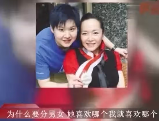63歲「影后」恬妞母女罕露面,女兒被曝「喜歡女生」,恬妞祝福「不管別人怎麼說,女兒開心就好」,網友:放下,也是一種圓滿