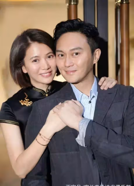 有一種愛情叫袁詠儀與張智霖,兩人攜手走過30年,成娛樂圈典範