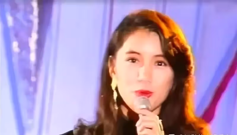 有一種愛情叫袁詠儀與張智霖,兩人攜手走過30年,成娛樂圈典範