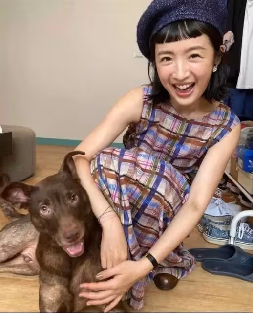 林依晨首曬「女兒正臉」,小可愛已長出牙齒,小臉蛋肉嘟嘟的,透露女兒很乖,網友:是來報恩的