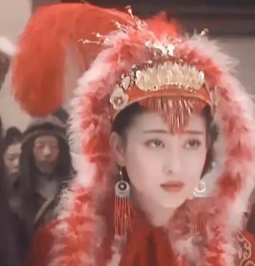 李彩樺近照爆光,才39歲已經這麼老了,五官變化讓人認不出:像蠟人一樣!