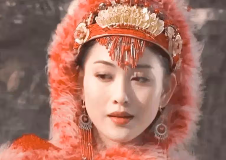 李彩樺近照爆光,才39歲已經這麼老了,五官變化讓人認不出:像蠟人一樣!