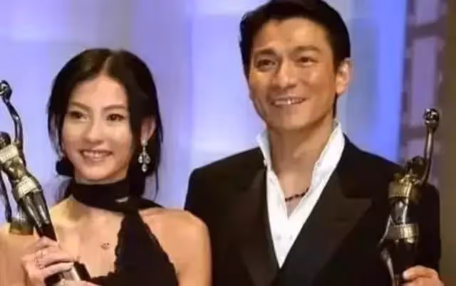 60歲劉德華，一生不做負心人，始終心懷感恩，曾為粉絲仗義挺身「與安保動手」：真正優質偶像