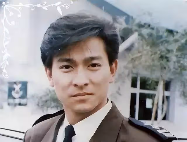 60歲劉德華，一生不做負心人，始終心懷感恩，曾為粉絲仗義挺身「與安保動手」：真正優質偶像