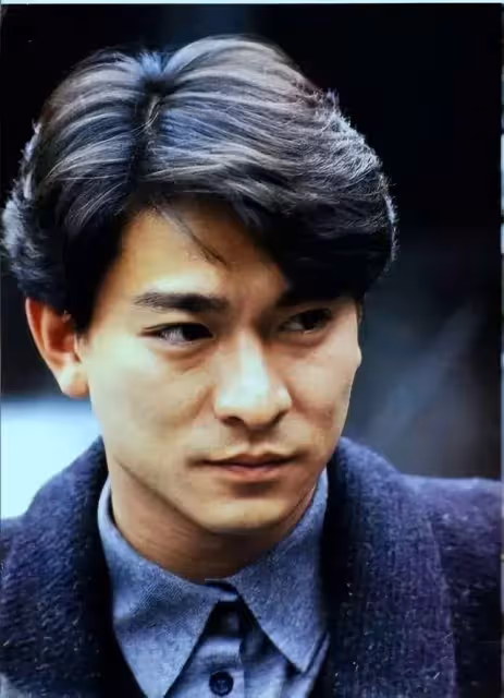 60歲劉德華，一生不做負心人，始終心懷感恩，曾為粉絲仗義挺身「與安保動手」：真正優質偶像