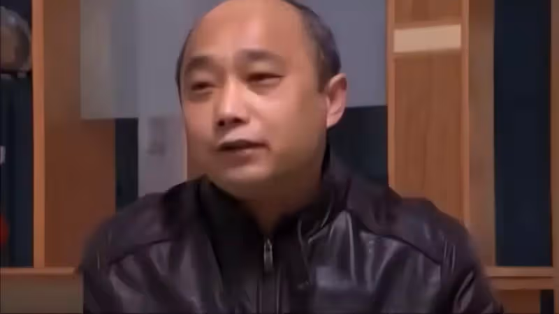 夫婦為要養老費,連告養子17年,養子忍無可忍終反擊,別當我好欺負,內情曝光網友一面倒:支持養子