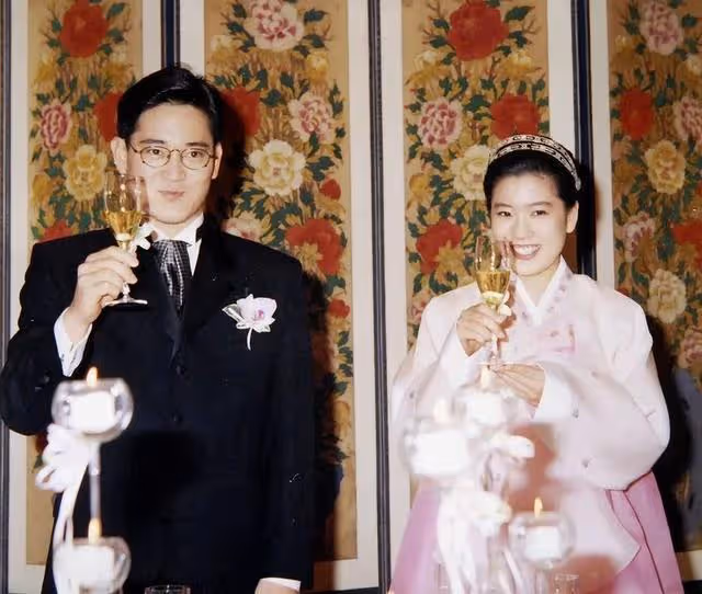 第一名媛離婚拿走老公6個億!轉頭包養了影帝?7年了啊……