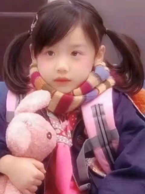 時髦辦|火遍亞洲的蘿莉頭像變學霸,小說都不敢這麼寫