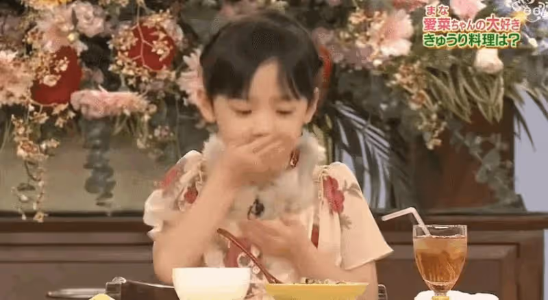 時髦辦|火遍亞洲的蘿莉頭像變學霸,小說都不敢這麼寫