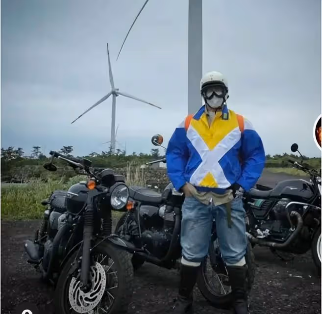 不滿汪小菲曬豪車?具俊曄也貼出自己玩車照,網友:像摩的司機!