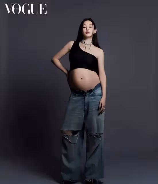 前SM大將年內推出新女團?跳槽後首次出擊;女藝人大膽孕期海報公開