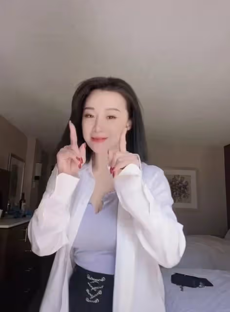 42歲姚芊羽久居美國!未婚和閨蜜同住,曬愜意生活吃穿住行皆奢侈