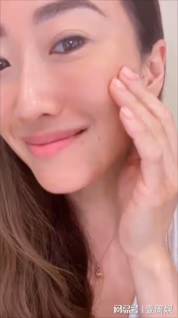 謝霆鋒妹妹近況曝光，素顏變了一個人，未婚生女3年定居國外