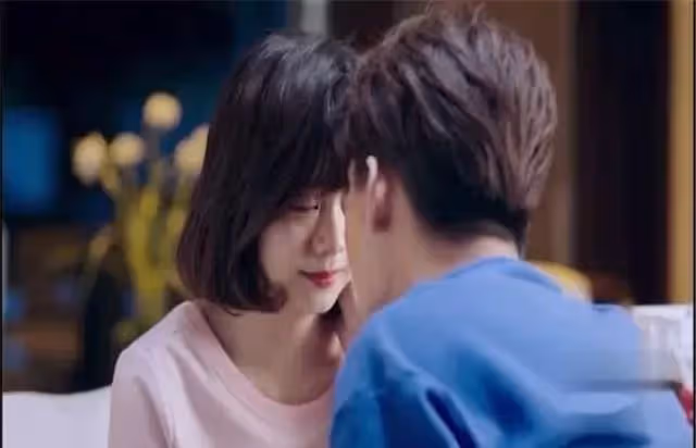 31歲的譚松韻還沒男朋友,看看她的經歷,一般人真配不上她
