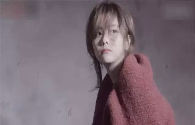 31歲的譚松韻還沒男朋友,看看她的經歷,一般人真配不上她
