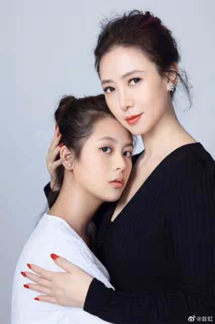 14歲女兒古裝寫真照獲贊有靈氣　翁虹：讓我眼前一亮