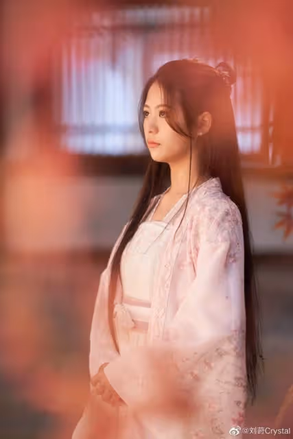 14歲女兒古裝寫真照獲贊有靈氣　翁虹：讓我眼前一亮