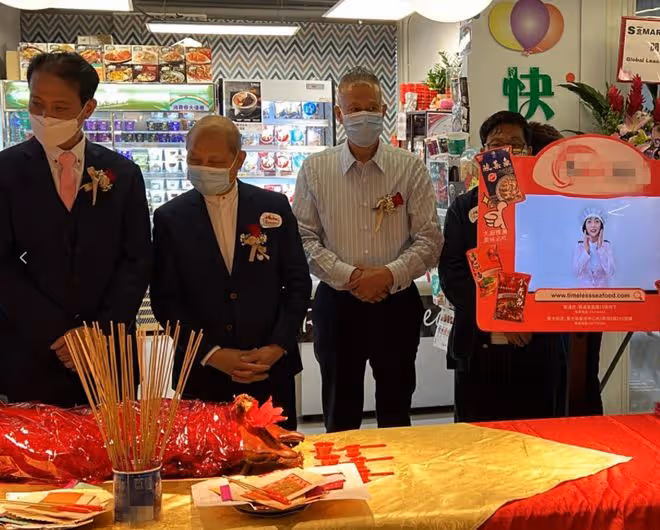 恭喜!苑瓊丹投資超市開業,58歲成商界女強人,內地開100家餐廳