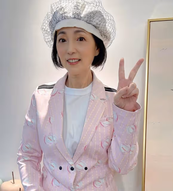 恭喜!苑瓊丹投資超市開業,58歲成商界女強人,內地開100家餐廳