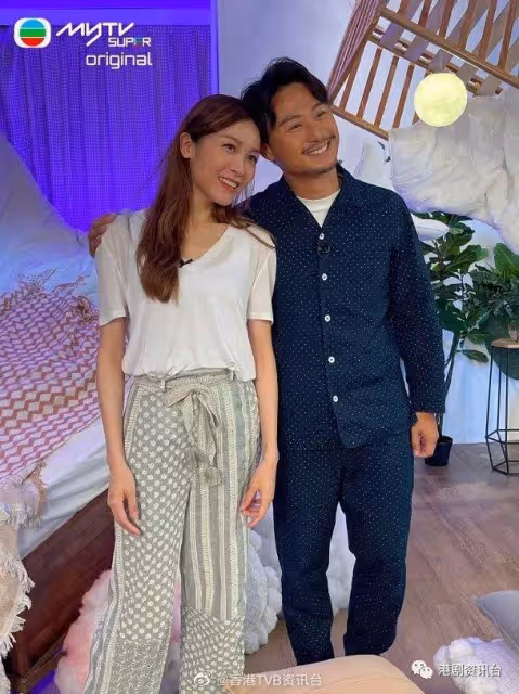 李佳芯睡袍造型上陣!為大家解開夢境之謎
