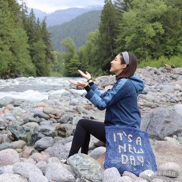 鍾嘉欣大肚零水腫行山!苑瓊丹與老公「分居」財政獨立