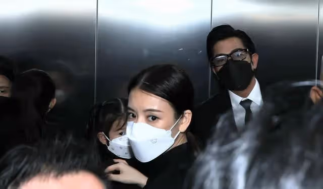 郭富城經理人父親上月離世享壽百齡,天王攜太太女兒致哀場面混亂