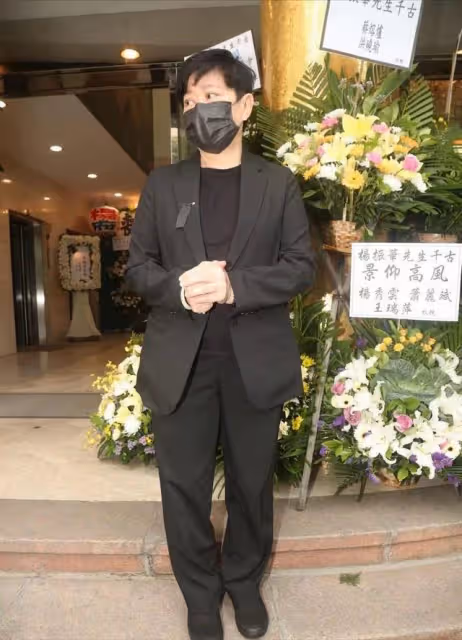 郭富城經理人父親上月離世享壽百齡,天王攜太太女兒致哀場面混亂