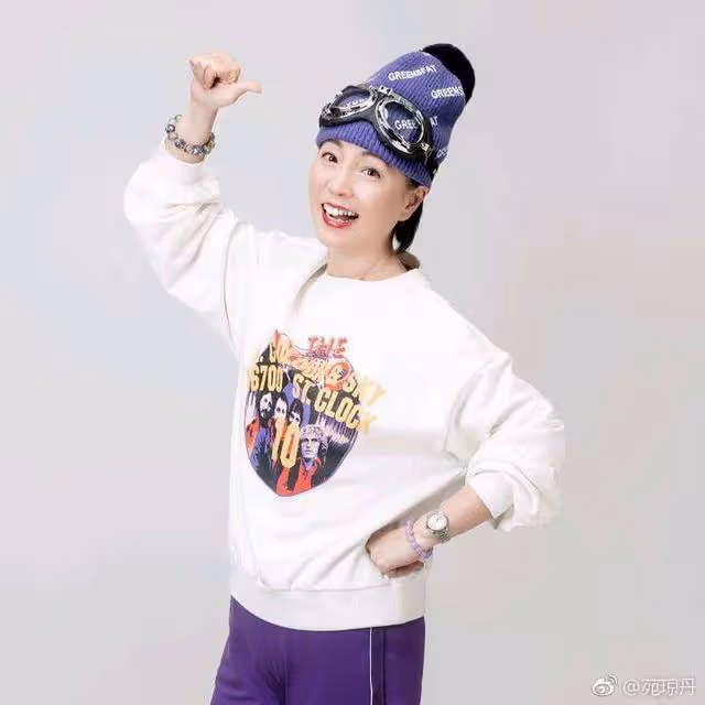 苑瓊丹疫市下拓展圈外生意,億萬富豪老公做靠山,牛雜店有上百家