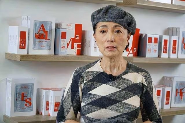 苑瓊丹疫市下拓展圈外生意,億萬富豪老公做靠山,牛雜店有上百家