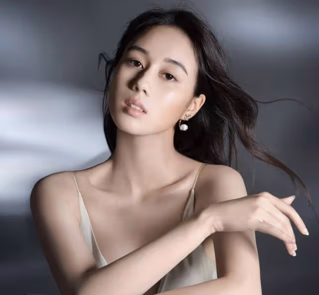 恭喜!賭王最小女兒被曝從清華大學提前畢業,22歲個人身家已過億