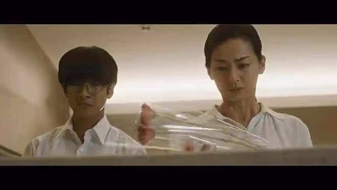 脫了,怒了,拼了,她這影后贏得漂亮